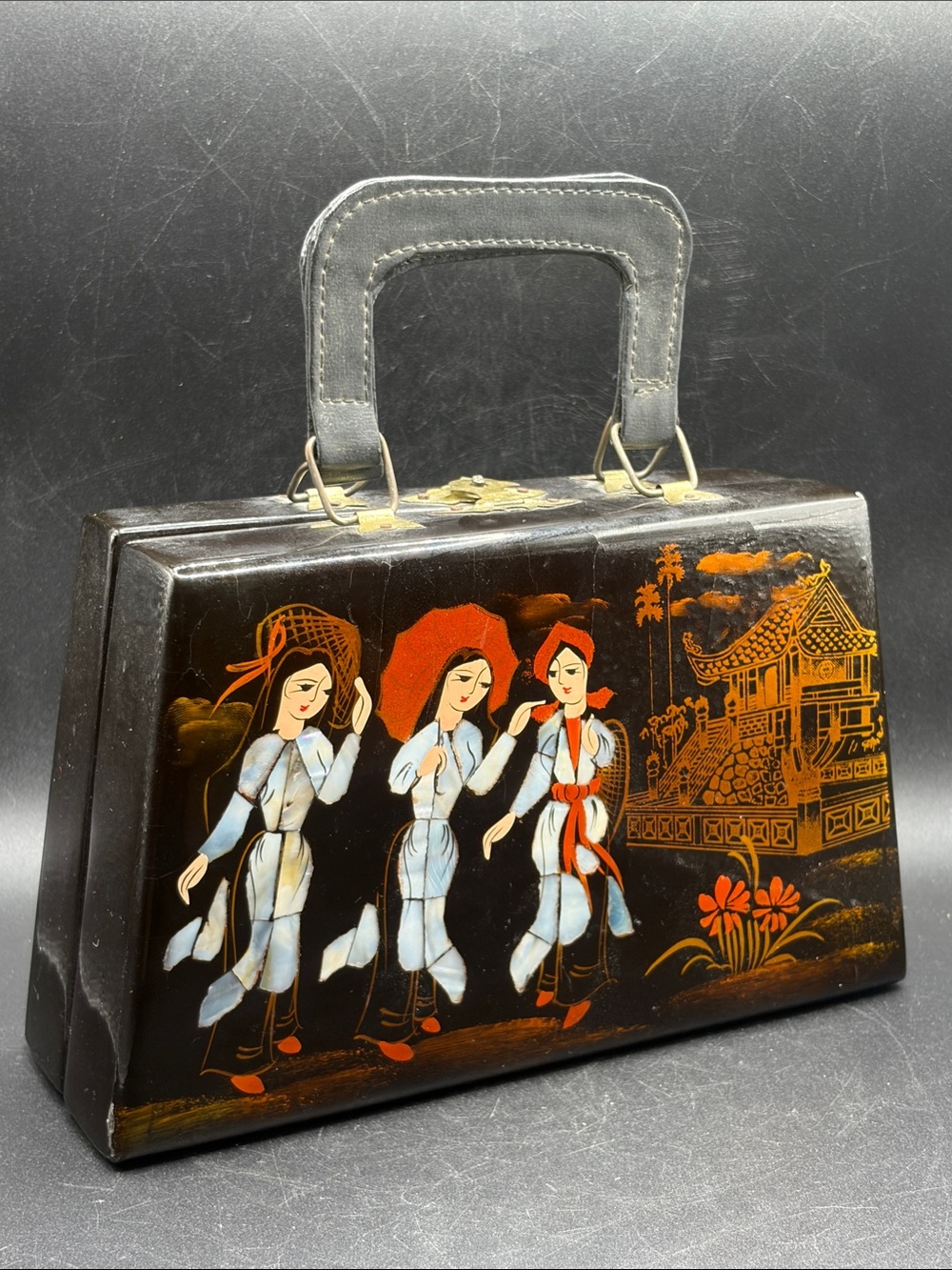 Vintage Mid Century Asian Lacquered Top Handle Lady Mother of Pearl Inlaid Purse